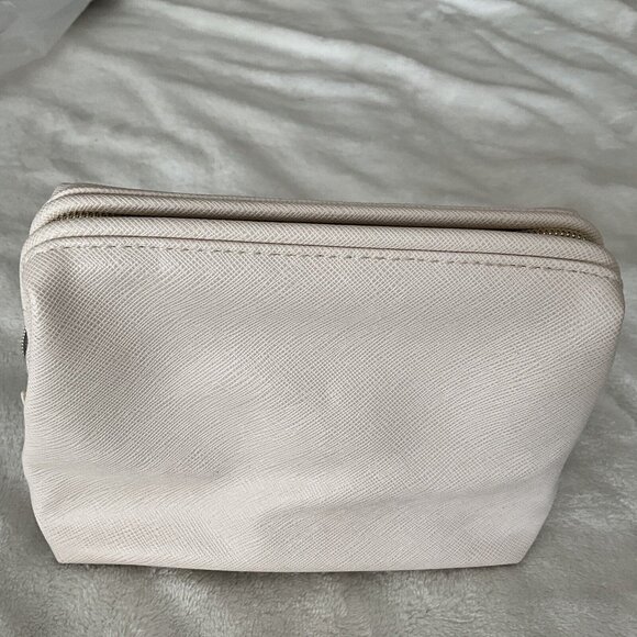 La Mer Off White Kiss Lock Hinged Zip Top Close Makeup Bag NWOT Faux Leather - Picture 4 of 9